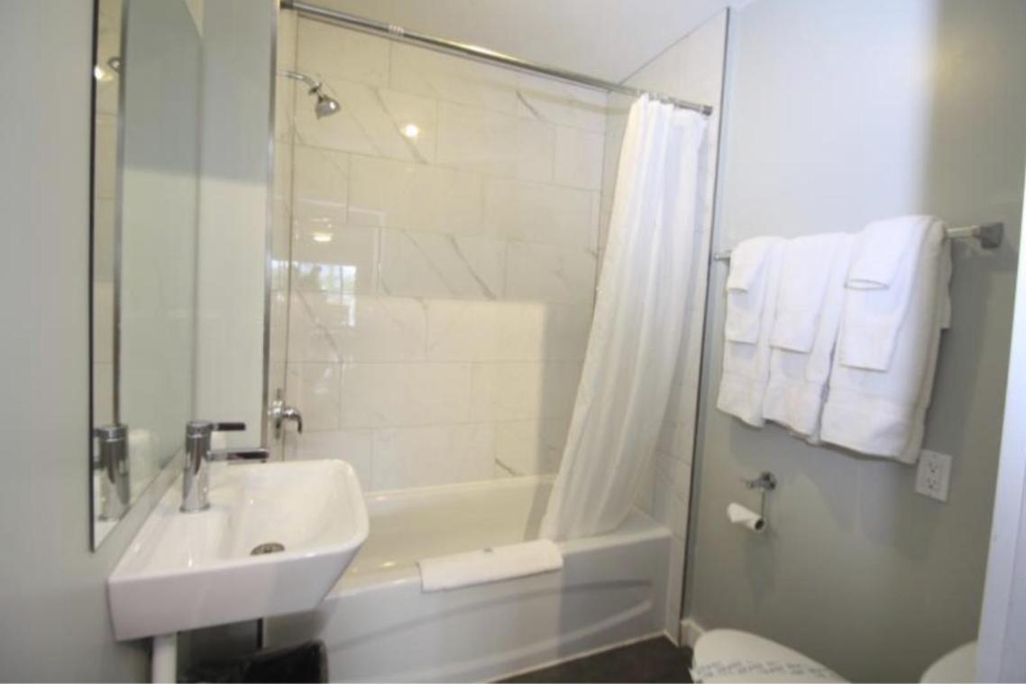 Harrison Spa Motel Harrison Hot Springs Εξωτερικό φωτογραφία