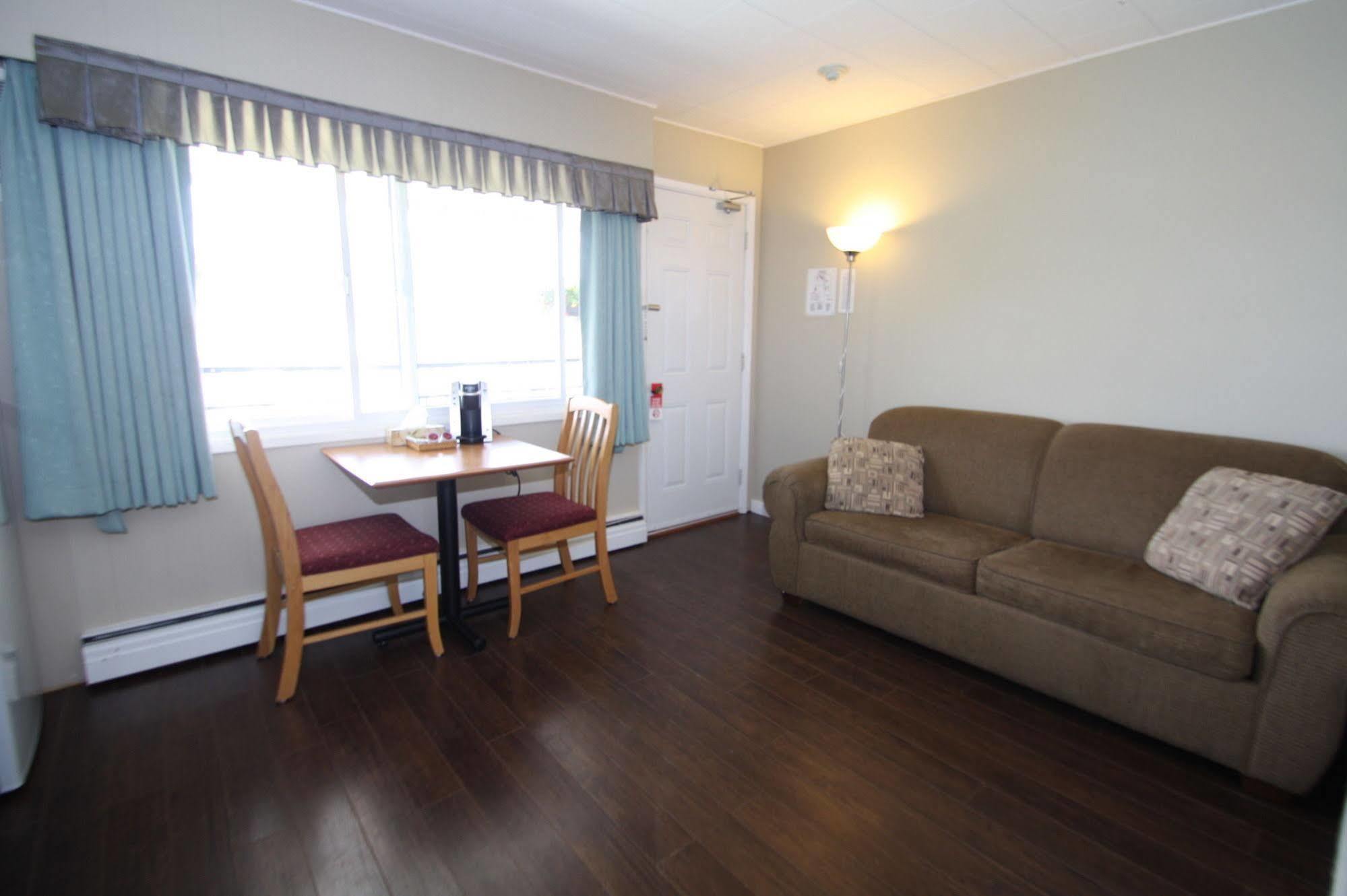 Harrison Spa Motel Harrison Hot Springs Εξωτερικό φωτογραφία